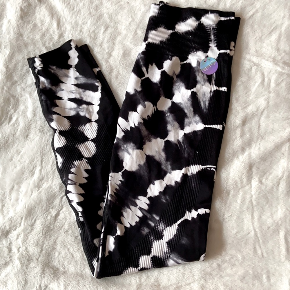 NWT! PINK Seamless High-Waisted Workout Tights